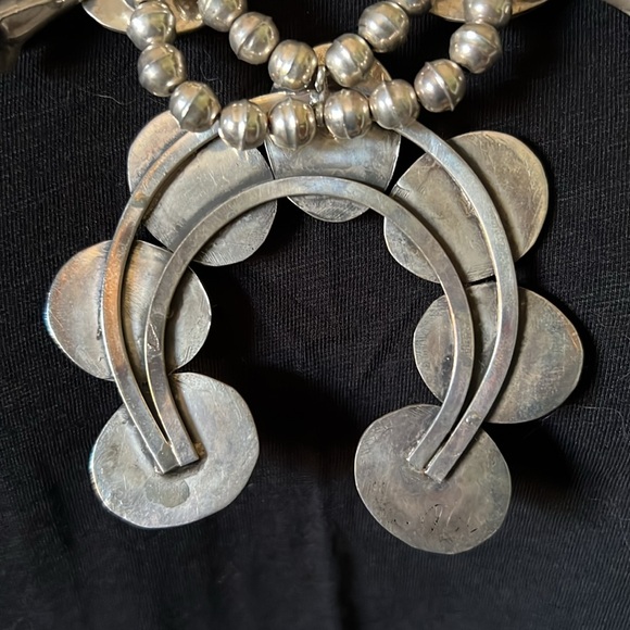 Vintage Navajo Sterling mother of pearl Squash Blossom necklace - Picture 5 of 10